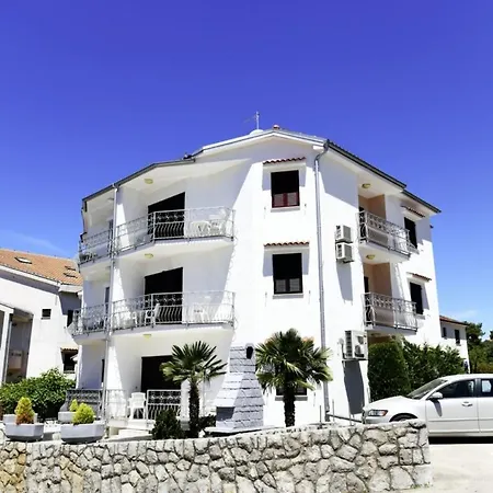 Mary In - Kvarner Region مالينسكا